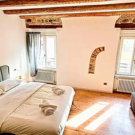 Aria Condizionata & Idromassaggio - 96mq - Elegante Nel Borgo Medievale