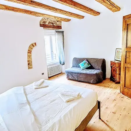 New Luxury Jacuzzi - 100sqm Historic Center - 50m From Parking Appartement *