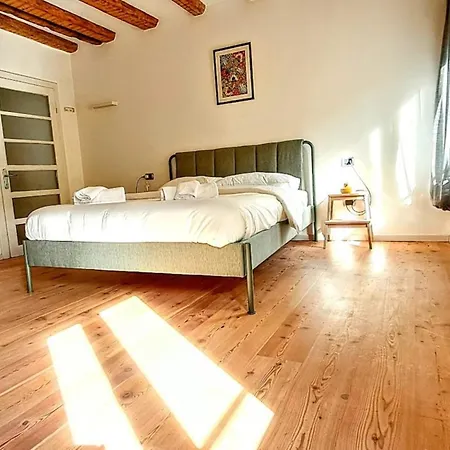 Apartment New Luxury Jacuzzi - 100sqm Historic Center - 50m From Parking Trento