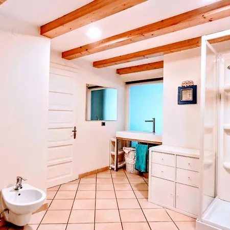 Apartment New Luxury Jacuzzi - 100sqm Historic Center - 50m From Parking *