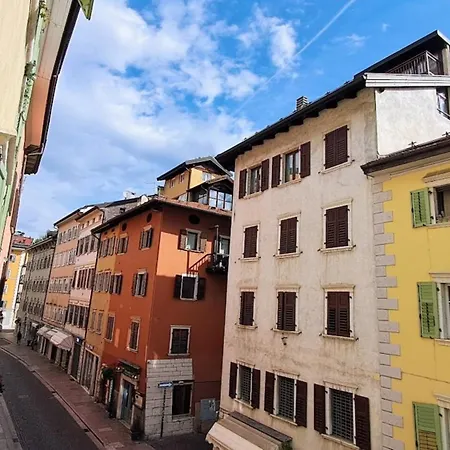 Appartement New Luxury Jacuzzi - 100sqm Historic Center - 50m From Parking Trente