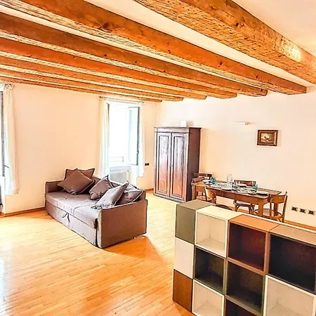 New Luxury Jacuzzi - 100sqm Historic Center - 50m From Parking