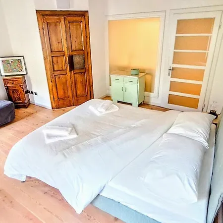 New Luxury Jacuzzi - 100sqm Historic Center - 50m From Parking Apartment
