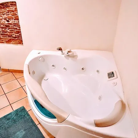 Aria Condizionata & Idromassaggio - 96mq - Elegante Nel Borgo Medievale * Trente