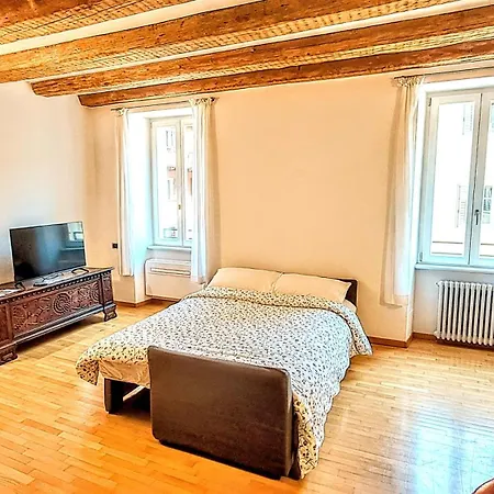 Appartement New Luxury Jacuzzi - 100sqm Historic Center - 50m From Parking Trente