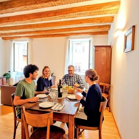 Apartamento New Luxury Jacuzzi - 100sqm Historic Center - 50m From Parking Trento