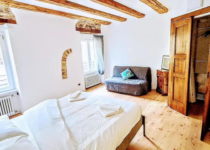 New Luxury Jacuzzi - 100sqm Historic Center - 50m From Parking 公寓 *