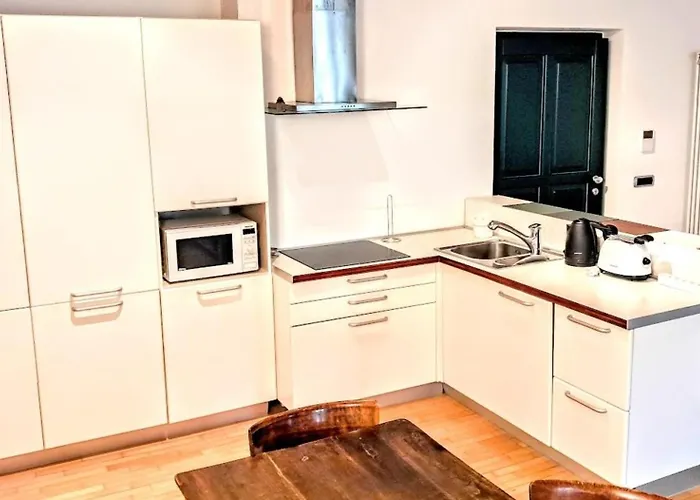 New Luxury Jacuzzi - 100sqm Historic Center - 50m From Parking Apartamento Trento