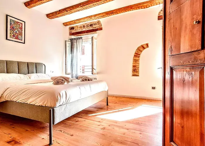 New Luxury Jacuzzi - 100sqm Historic Center - 50m From Parking Trento